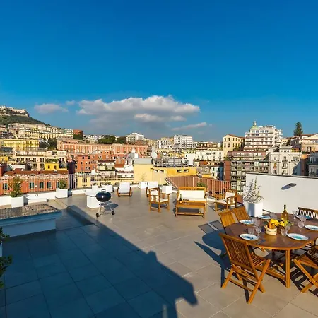 Poerio Rooftop Luxury 아파트 *